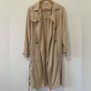 Timeless Ivory Trench Coat 🧥